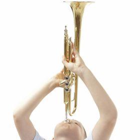 Barn der spiller trompet